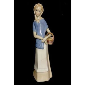 Lladró-style Vintage Porcelain Woman with Egg Basket Figurine Home‎ Accent